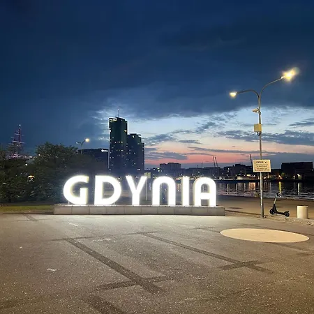 Modern Vero Waterfront غدينيا