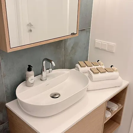 Modern Vero Waterfront غدينيا