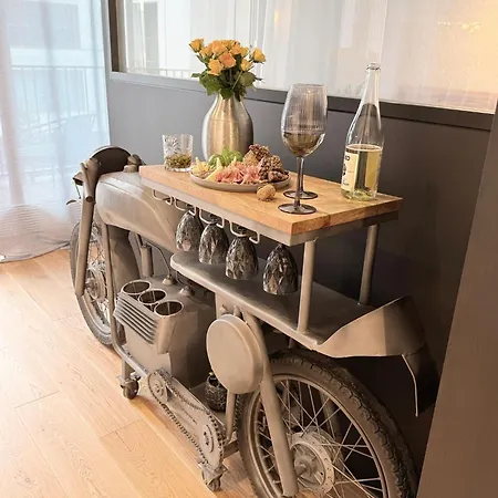 Modern Vero Waterfront غدينيا